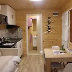 Hetedhet Csillag Apartmanhaz Διαμέρισμα *